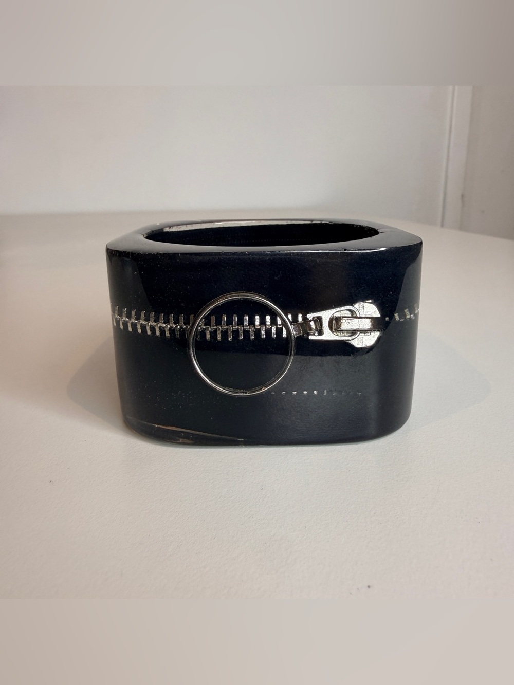 Black zipper square bangle